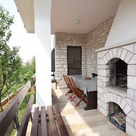 Apartments Pavic Valbandon Fažana Extérieur photo