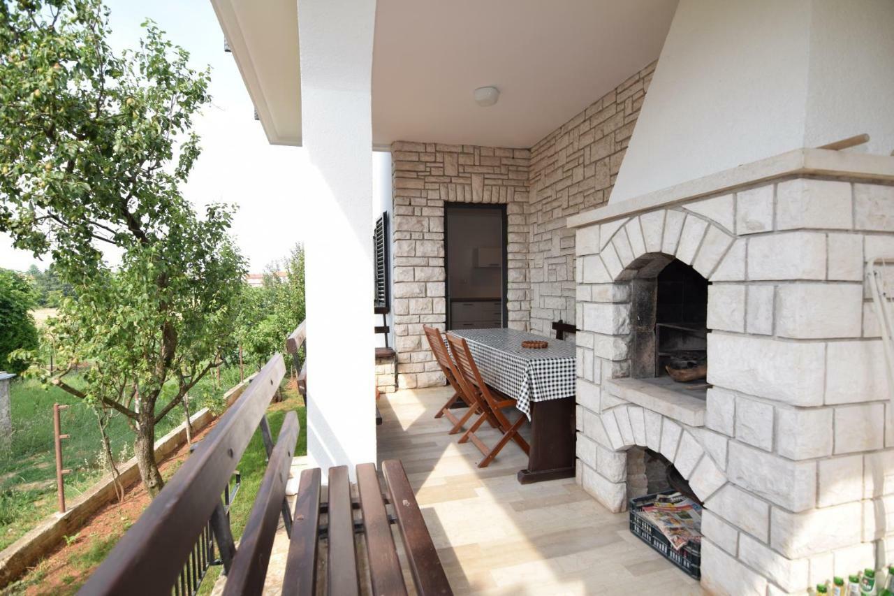 Apartments Pavic Valbandon Fažana Extérieur photo