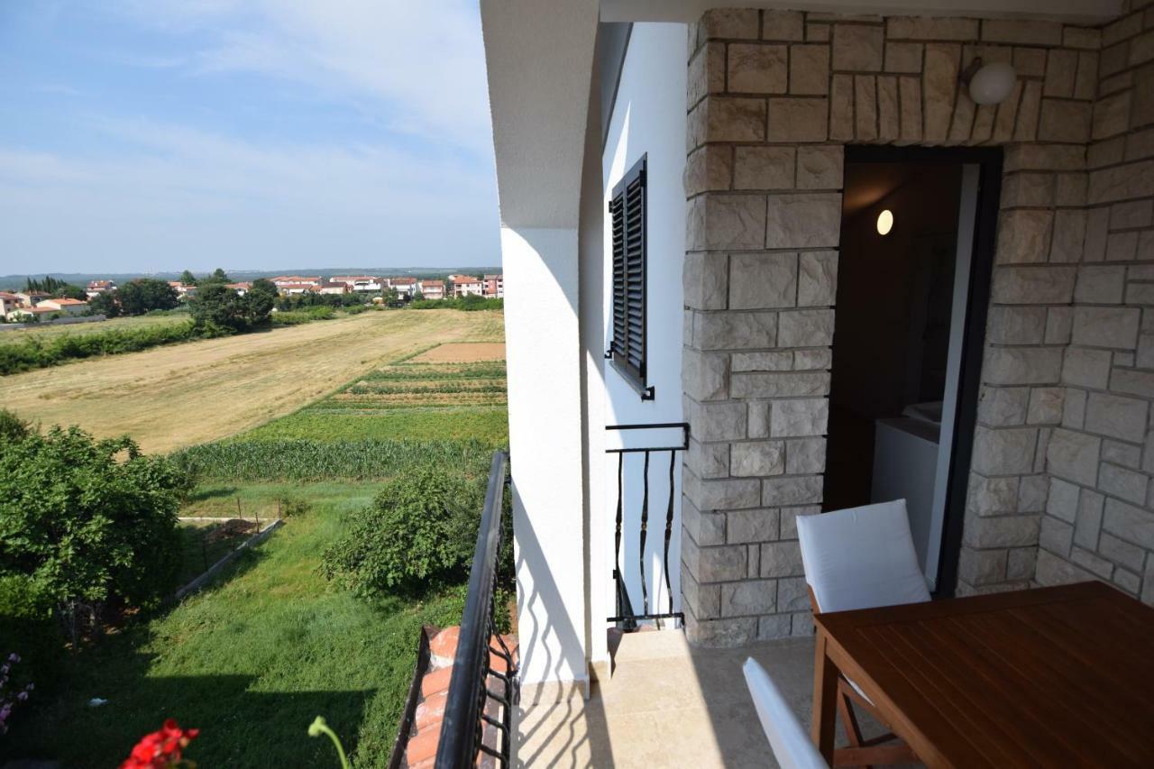 Apartments Pavic Valbandon Fažana Extérieur photo