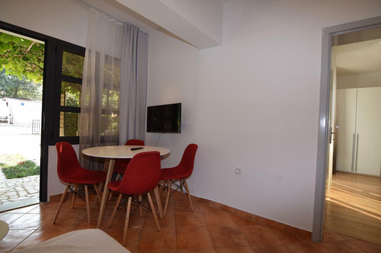 Apartments Pavic Valbandon Fažana Extérieur photo