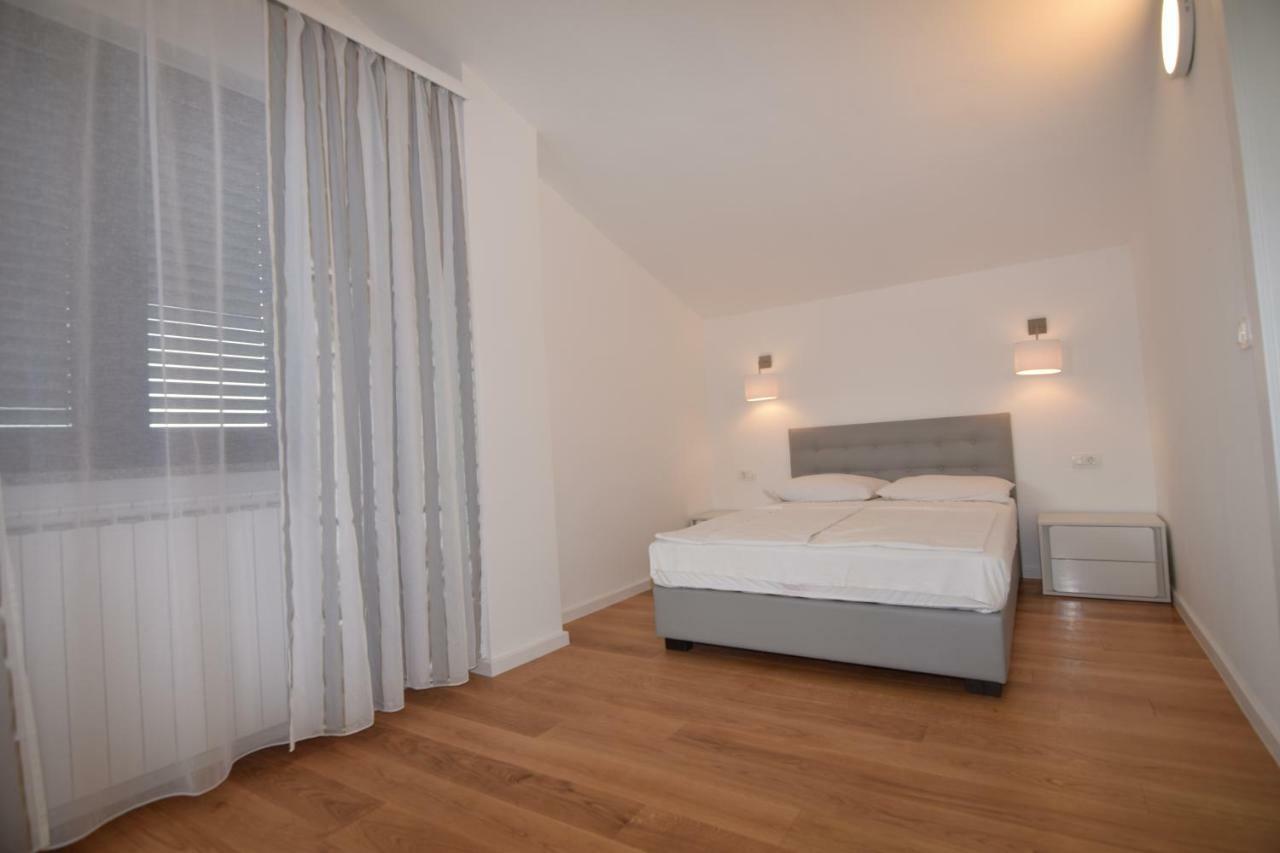 Apartments Pavic Valbandon Fažana Extérieur photo