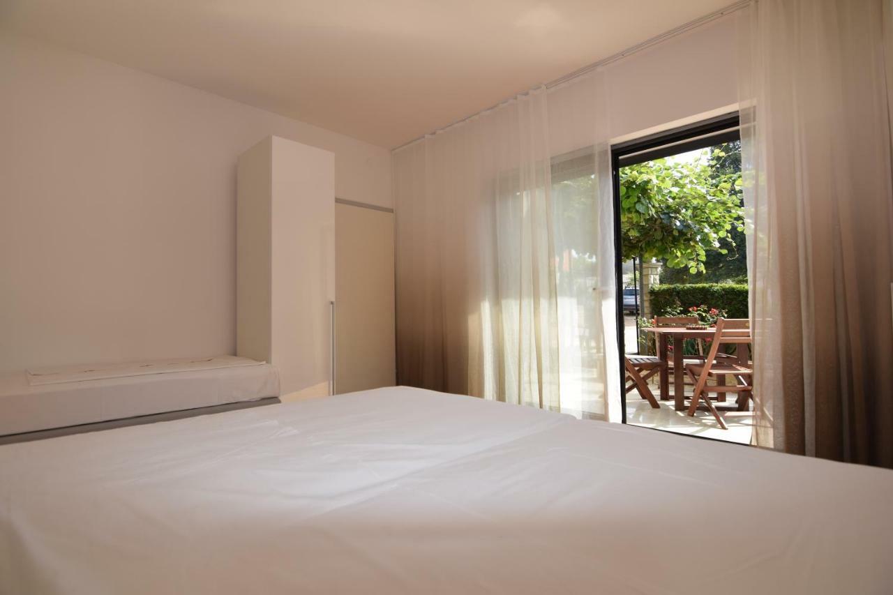 Apartments Pavic Valbandon Fažana Extérieur photo